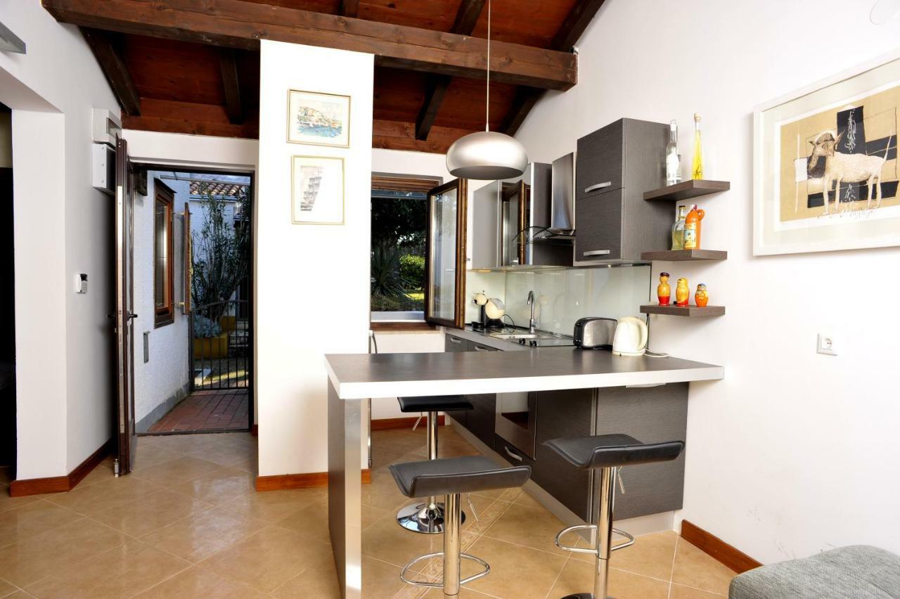 Holiday House Lena 포레치 외부 사진